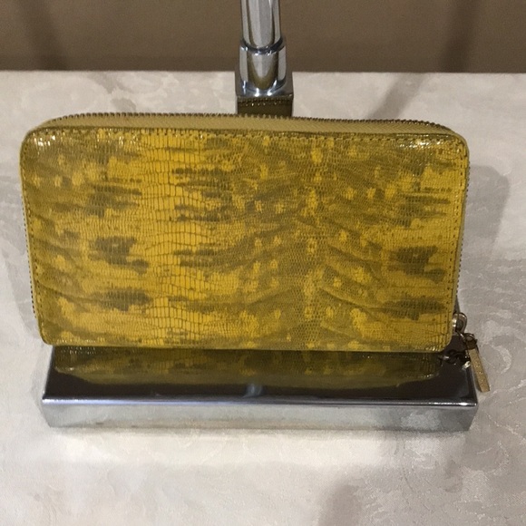 Tory Burch Wallet - Picture 3 of 10